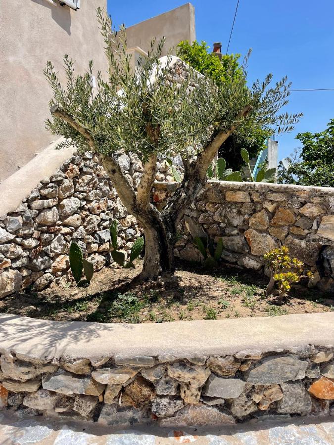 Villa Tserova Rocks Dhrosopiyi